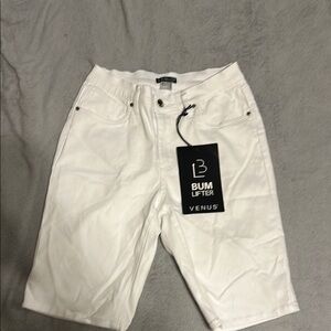 VENUS White Jean Shorts size 12 βBum lifterβ